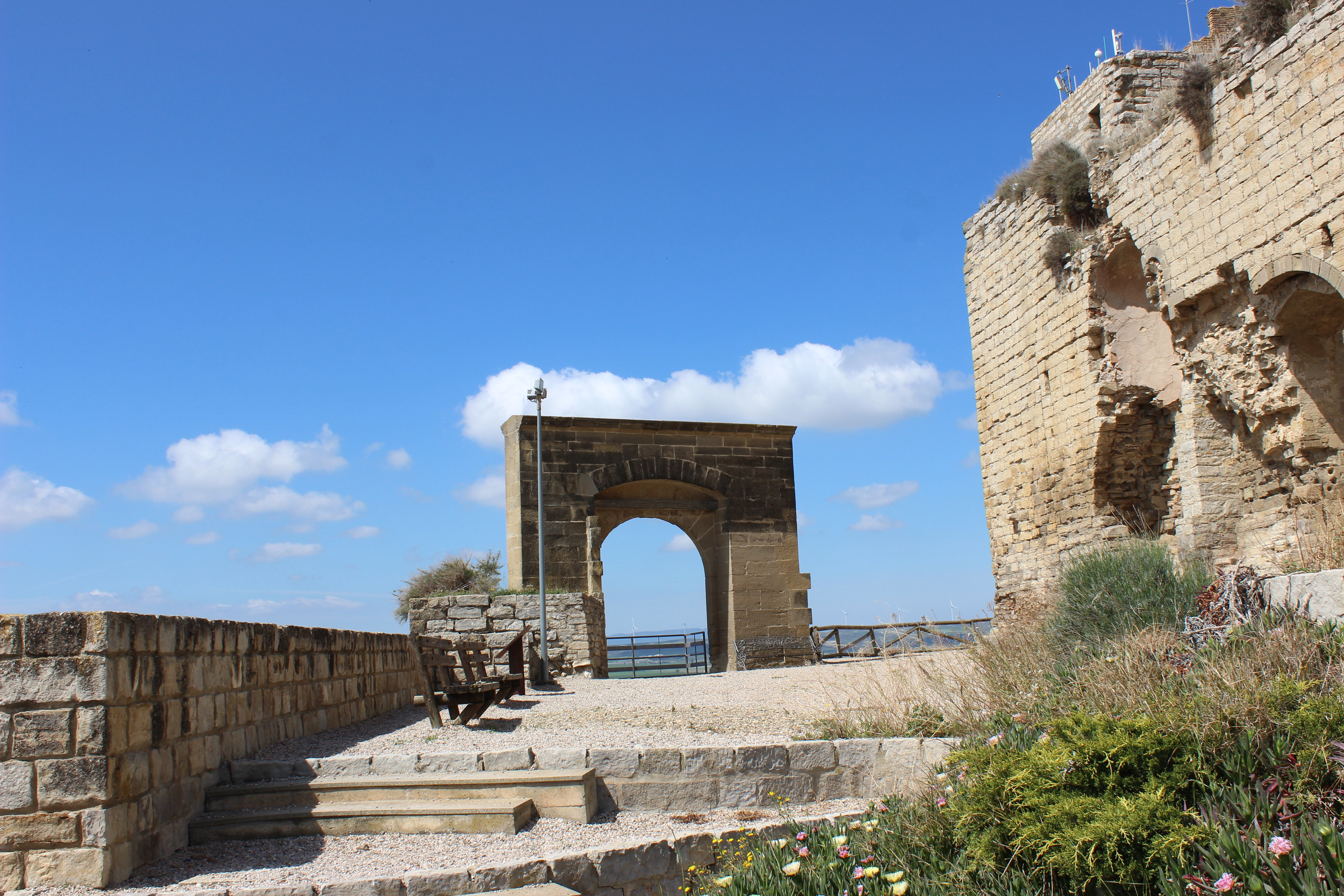 Arco del castillo
