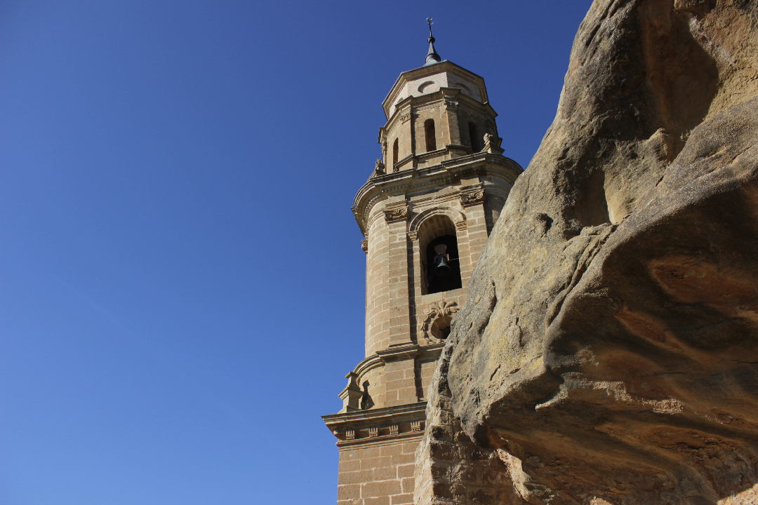 Iglesia Albero y furgo