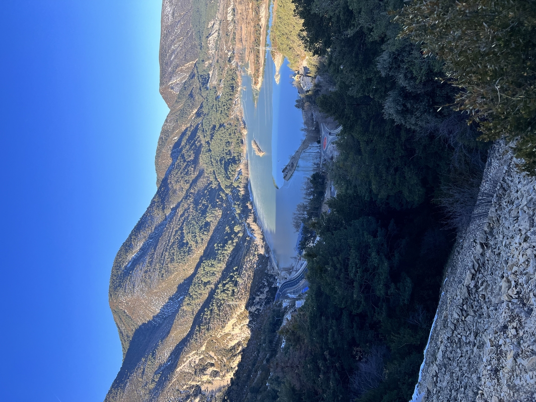 1Vista del embalse de Arguis. Pico del Aguila Turismo Hoya de Huesca